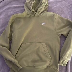Nike Men's Green Hoodie